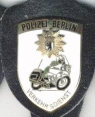 Brustanhänger Polizei Berlin Verkehrsdienst
