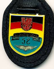 Brustanhänger Luftwaffenkraftfahrzeugtransportstaffel 52, Relief/Kunstharz, Schurig