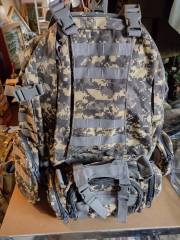 Rucksack ACU, sehr groß, ca. 50 x 35 x 20 cm Innenraum, plus 3 extra Aussentaschen