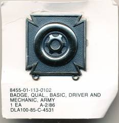 US Army Metallabzeichen, Driver and Mechanic (Fahrer und Mechaniker), altsilber