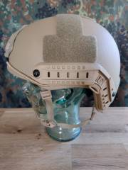 Gefechtshelm Typ FAST, khaki / coyote, Größe L, mit deutschem amtlichen Prüfbericht