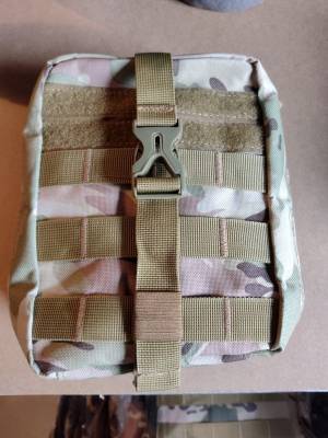 Mehrzwecktasche Multicam, ca. 20x20x8 cm