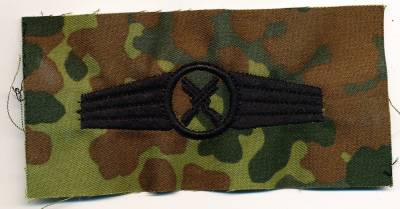 Tätigkeitsabzeichen Sicherungspersonal (= RSU / Heimatschutzkompanie), black on camouflage